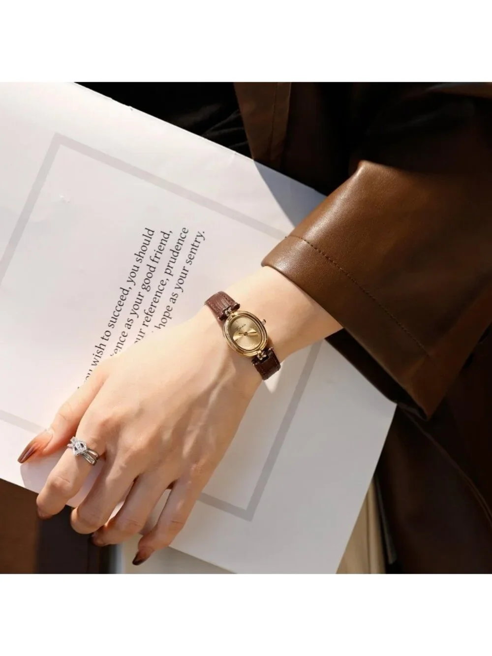 Stylish Vintage Gold Oval Quartz Watch with Leather Band - Waterproof Casual
